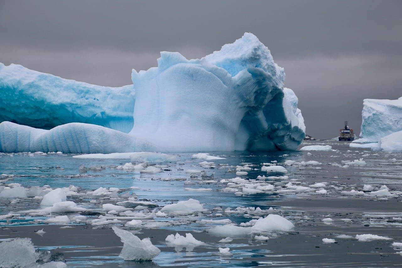 antarctica, antarctic peninsula, cierva cove, polar, expedition, ship, cruise, nature, cruising, ice, iceberg, icebreaker, water
